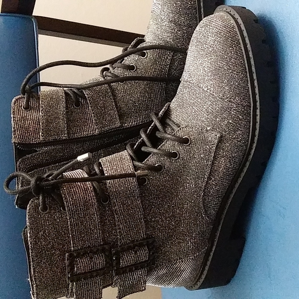 Jessica Simpson Kenadie Combat Boots, Women's Size US 7, 37.5 EU , Pewter